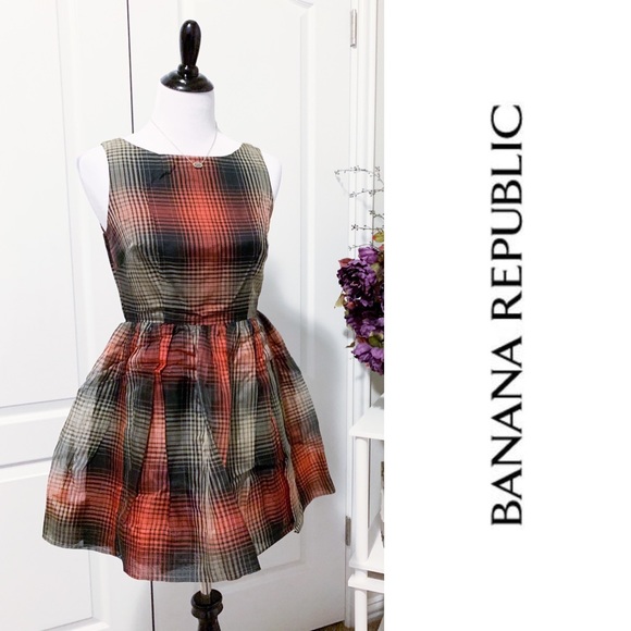 Banana Republic Dresses & Skirts - Banana Republic 100% Silk Plaid Fit & Flare Dress